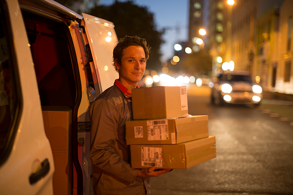 Moderne Logistiklösung in Aktion, Frachtabwicklung